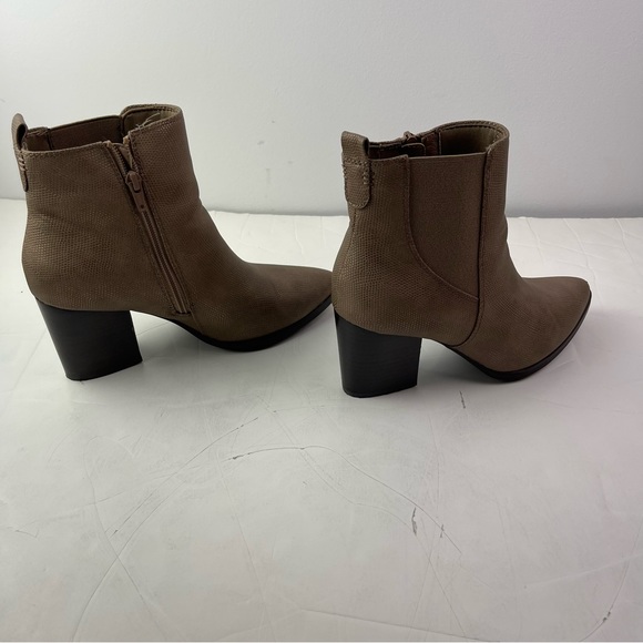 Yancee Auburn Pointed Two Square Heel Booties - Picture 6 of 9